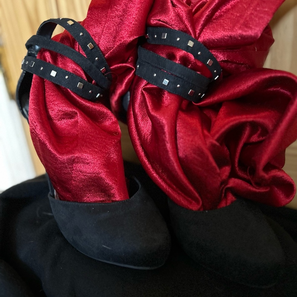 Suede pumps